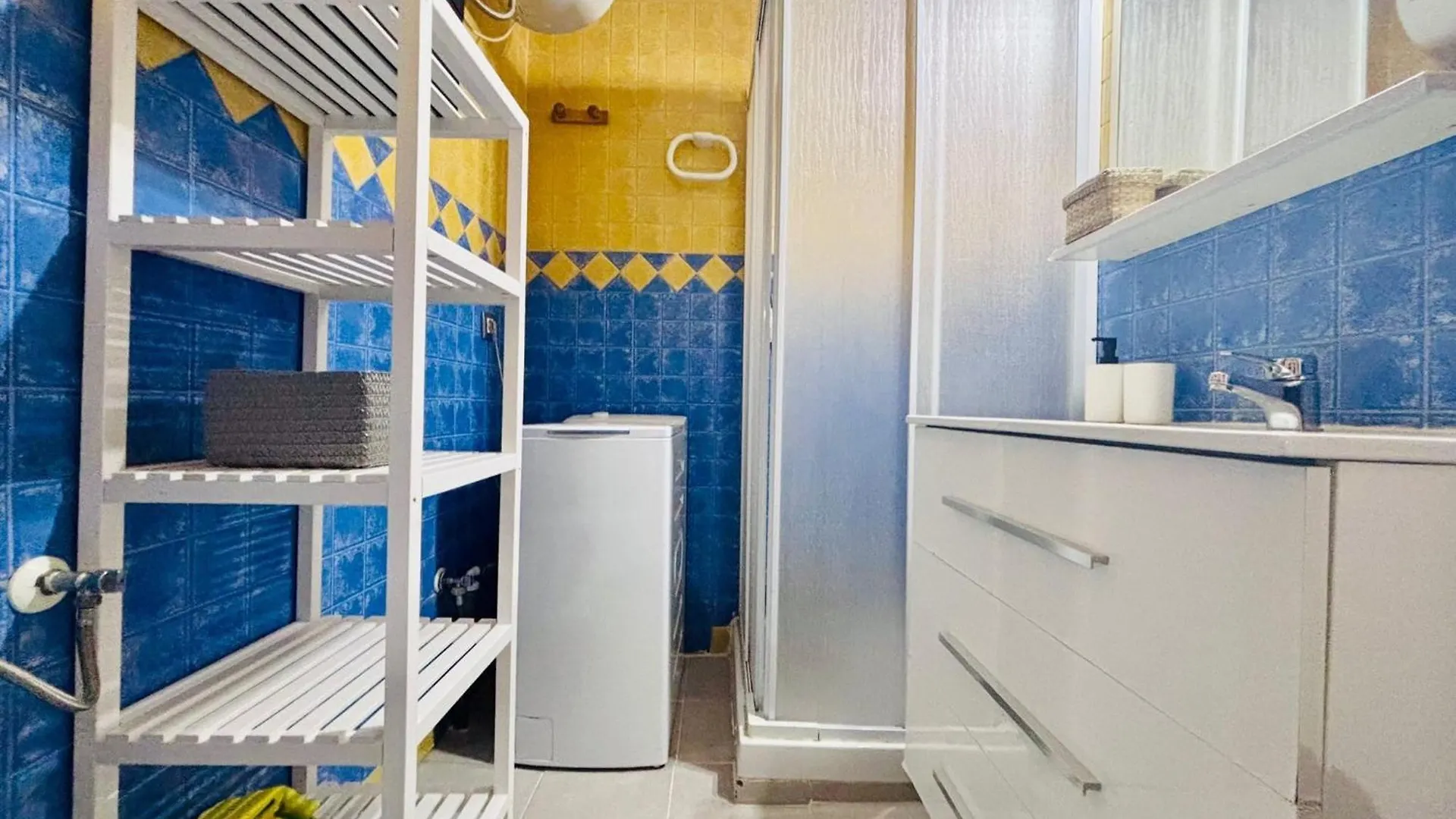 Magnificent Apartment On The Beachfront, Cleaning Included Almuñécar