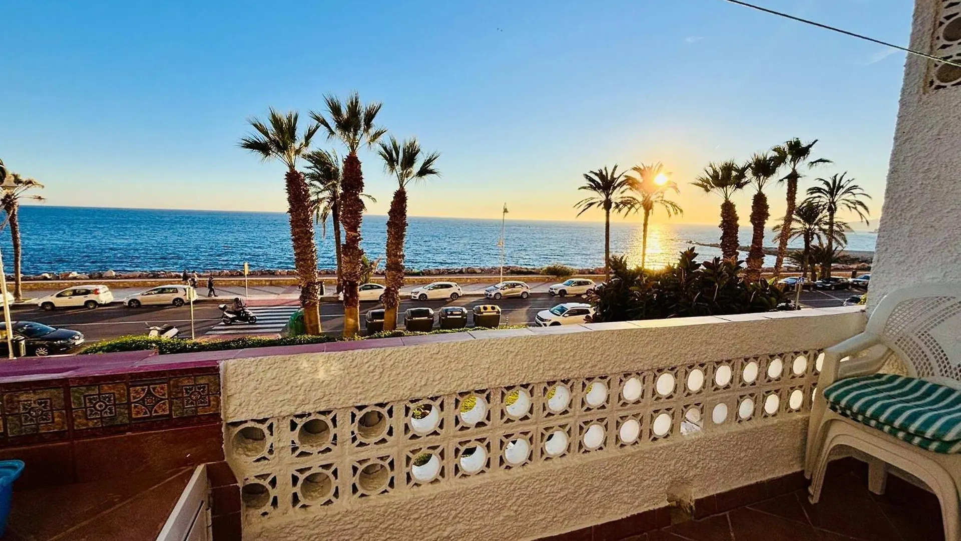 Magnificent Apartment On The Beachfront, Cleaning Included Almuñécar Spanje